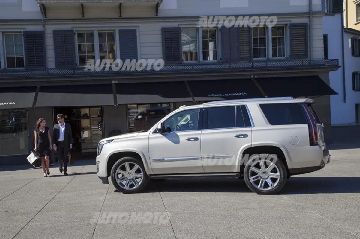 Nuova Cadillac Escalade (23)