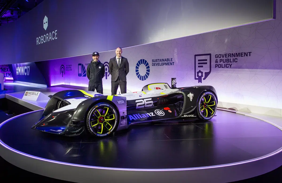 Roborace, ecco la vettura da corsa a guida autonoma (5)