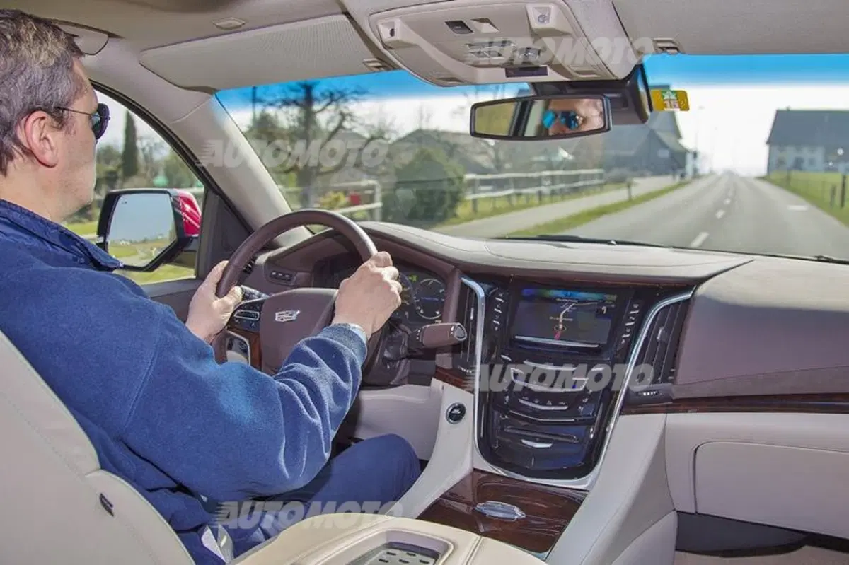 Nuova Cadillac Escalade (34)