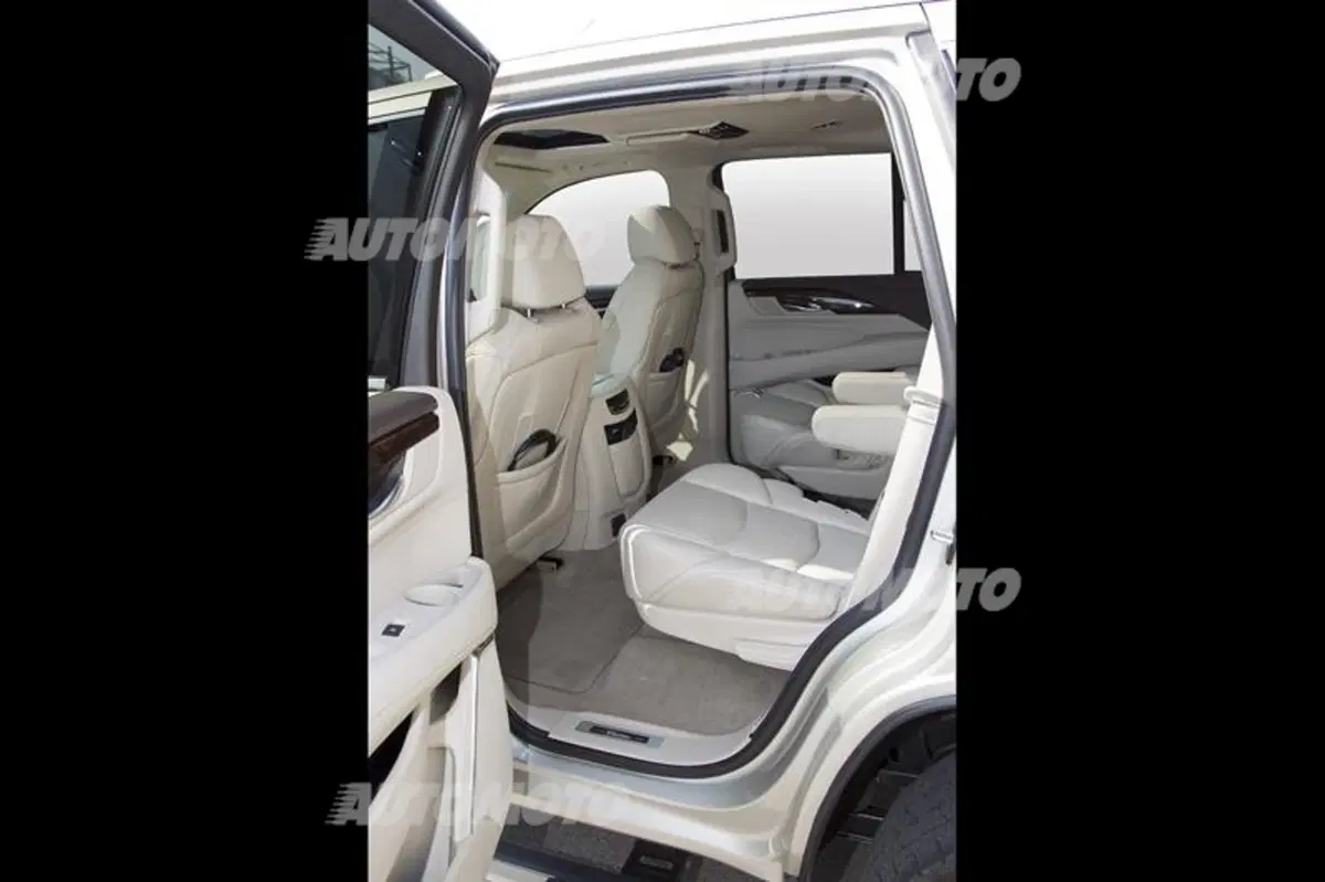 Nuova Cadillac Escalade (36)