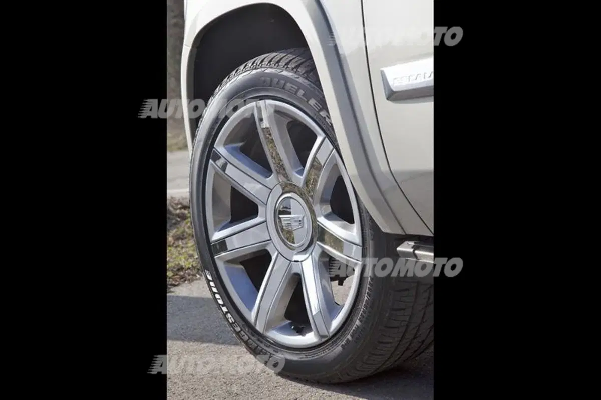 Nuova Cadillac Escalade (49)