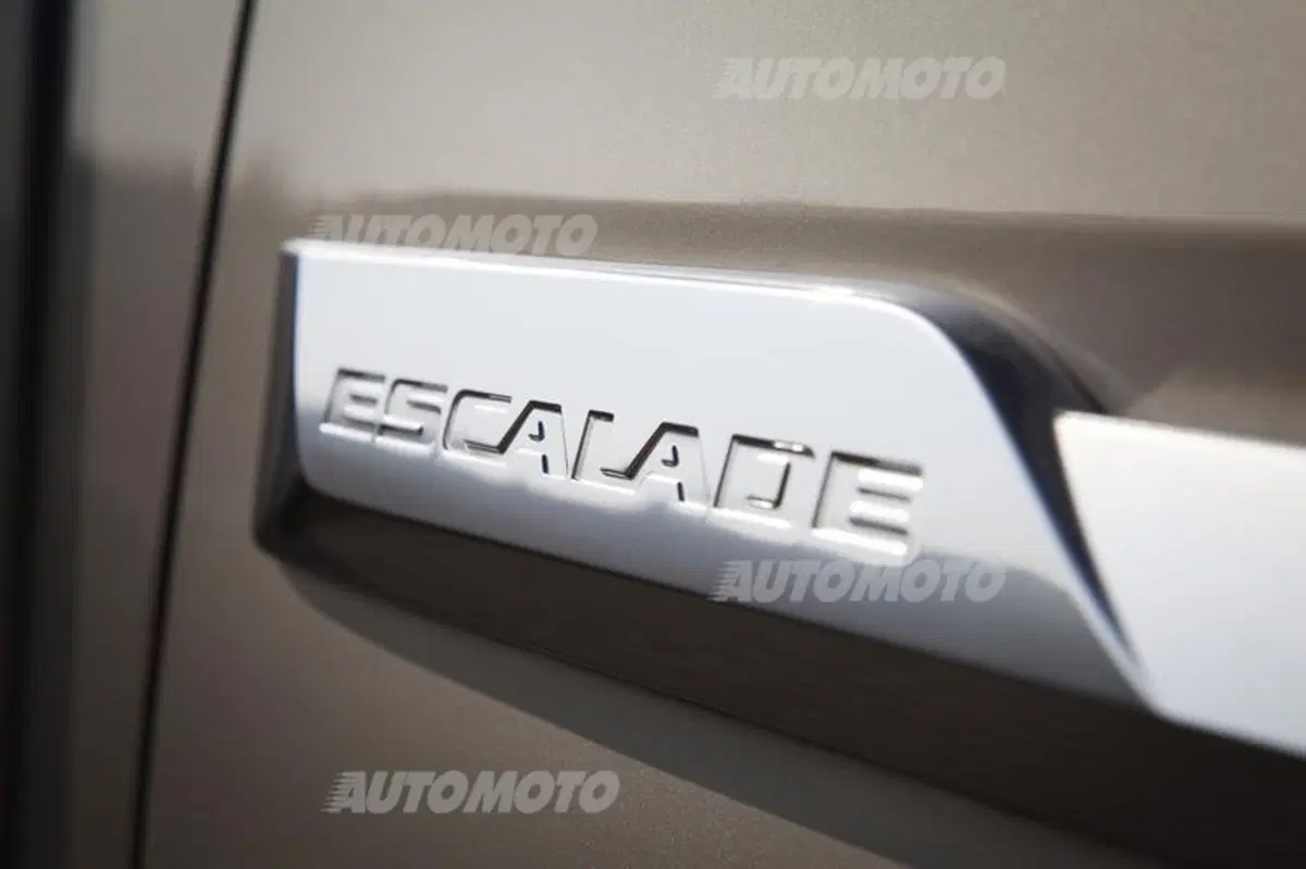 Nuova Cadillac Escalade (50)