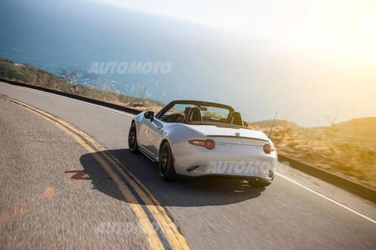 Nuova Mazda MX-5: si parte con le edizioni limitate, ecco la Miata Club (2)