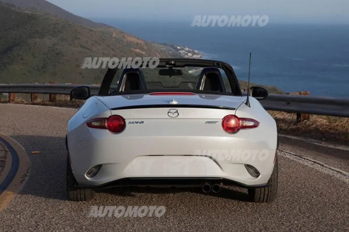 Nuova Mazda MX-5: si parte con le edizioni limitate, ecco la Miata Club (10)