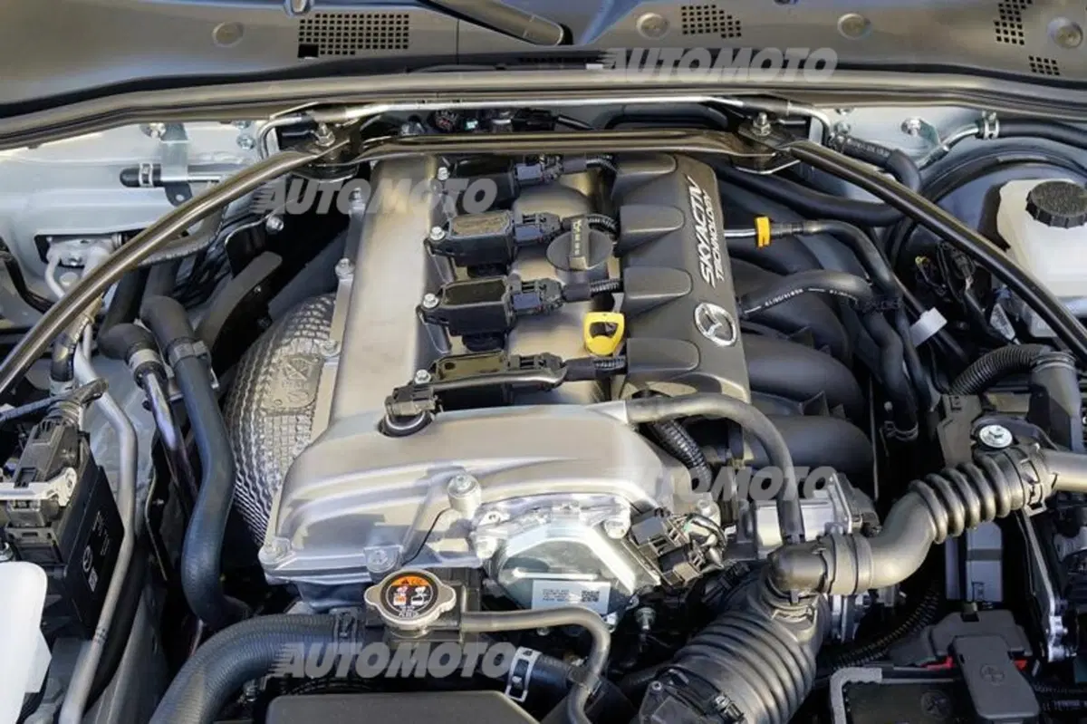 Nuova Mazda MX-5: si parte con le edizioni limitate, ecco la Miata Club (17)