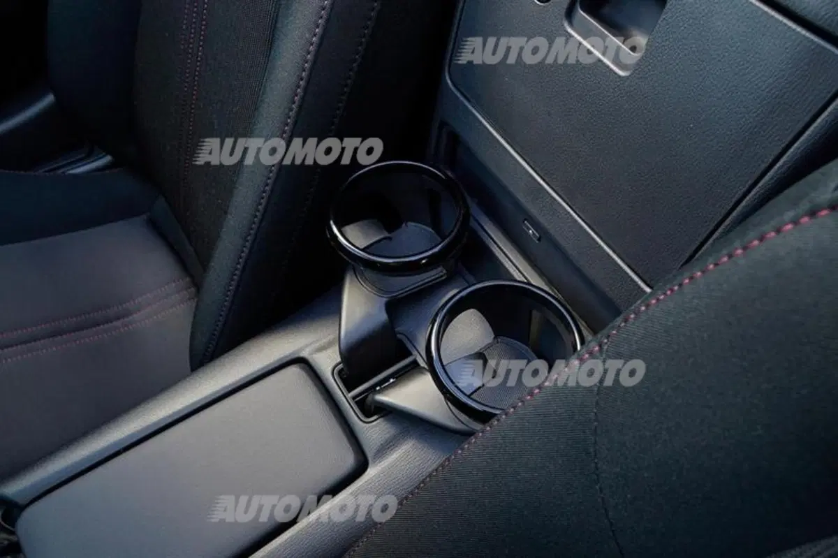 Nuova Mazda MX-5: si parte con le edizioni limitate, ecco la Miata Club (20)