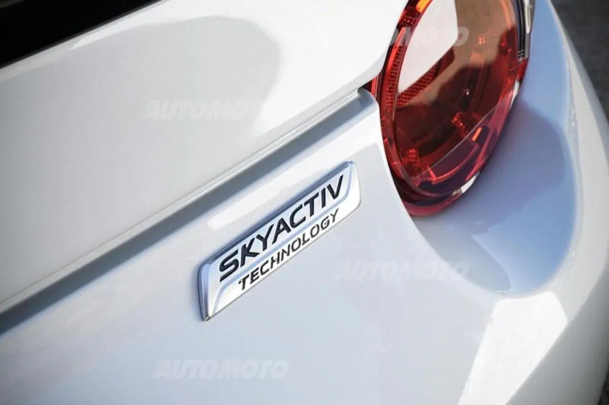 Nuova Mazda MX-5: si parte con le edizioni limitate, ecco la Miata Club (24)