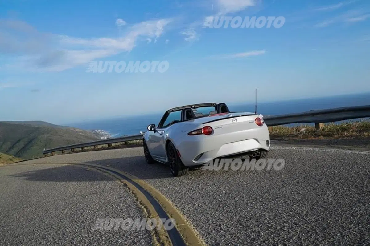 Nuova Mazda MX-5: si parte con le edizioni limitate, ecco la Miata Club (26)