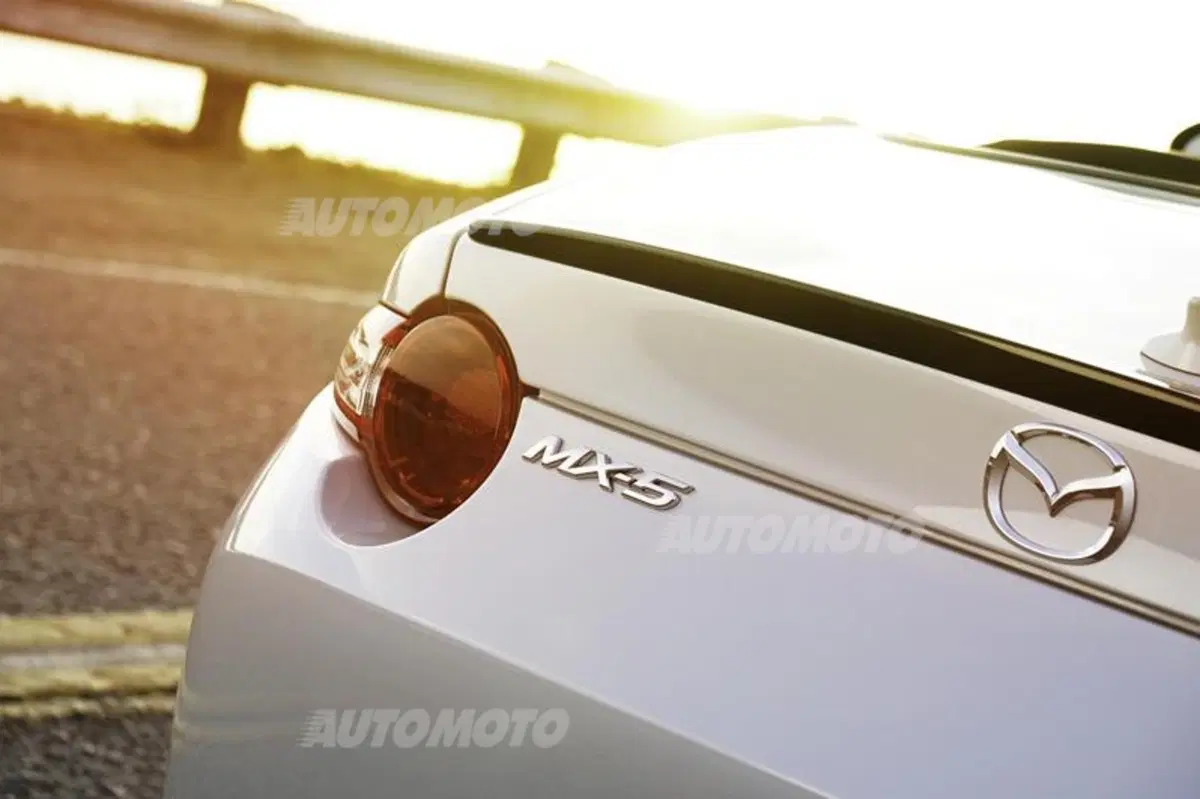Nuova Mazda MX-5: si parte con le edizioni limitate, ecco la Miata Club (31)