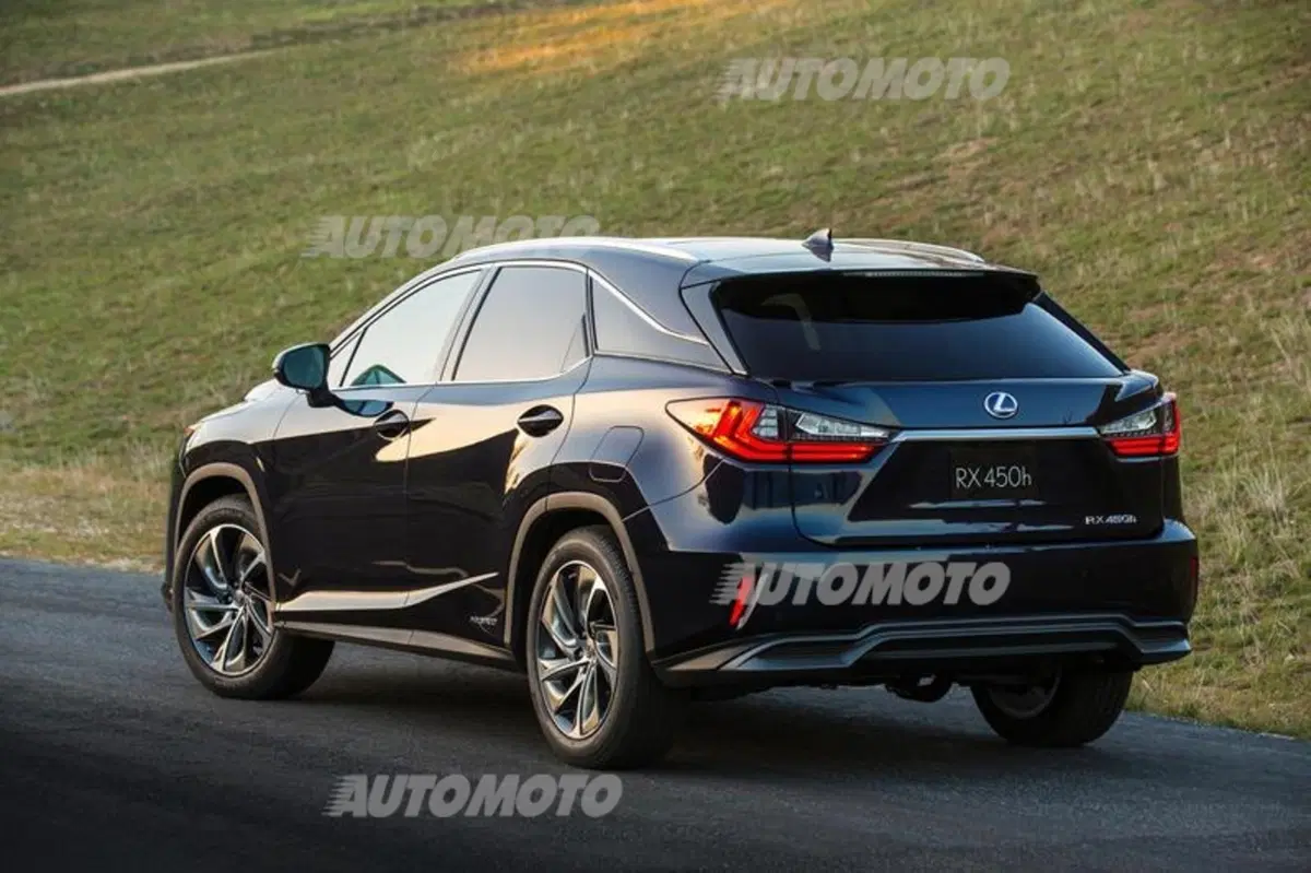 Nuova Lexus RX: design sempre più tagliente e futuristico (7)