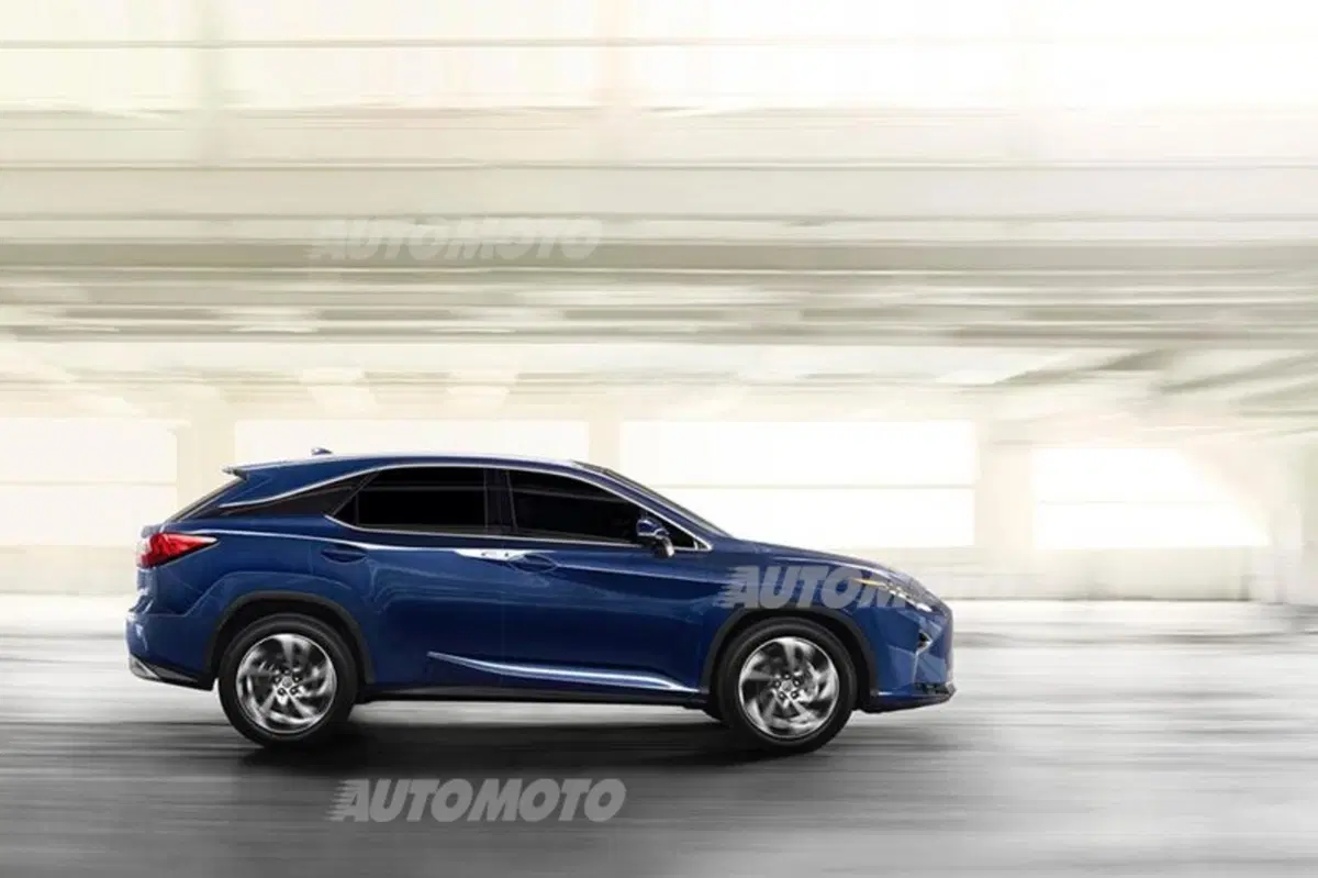 Nuova Lexus RX: design sempre più tagliente e futuristico (9)