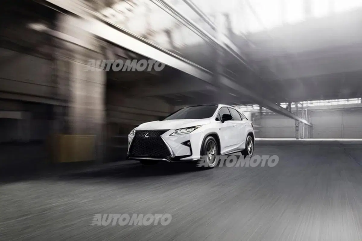 Nuova Lexus RX: design sempre più tagliente e futuristico (10)