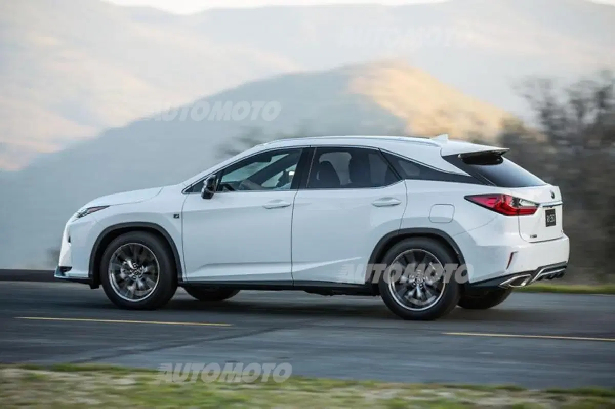 Nuova Lexus RX: design sempre più tagliente e futuristico (11)