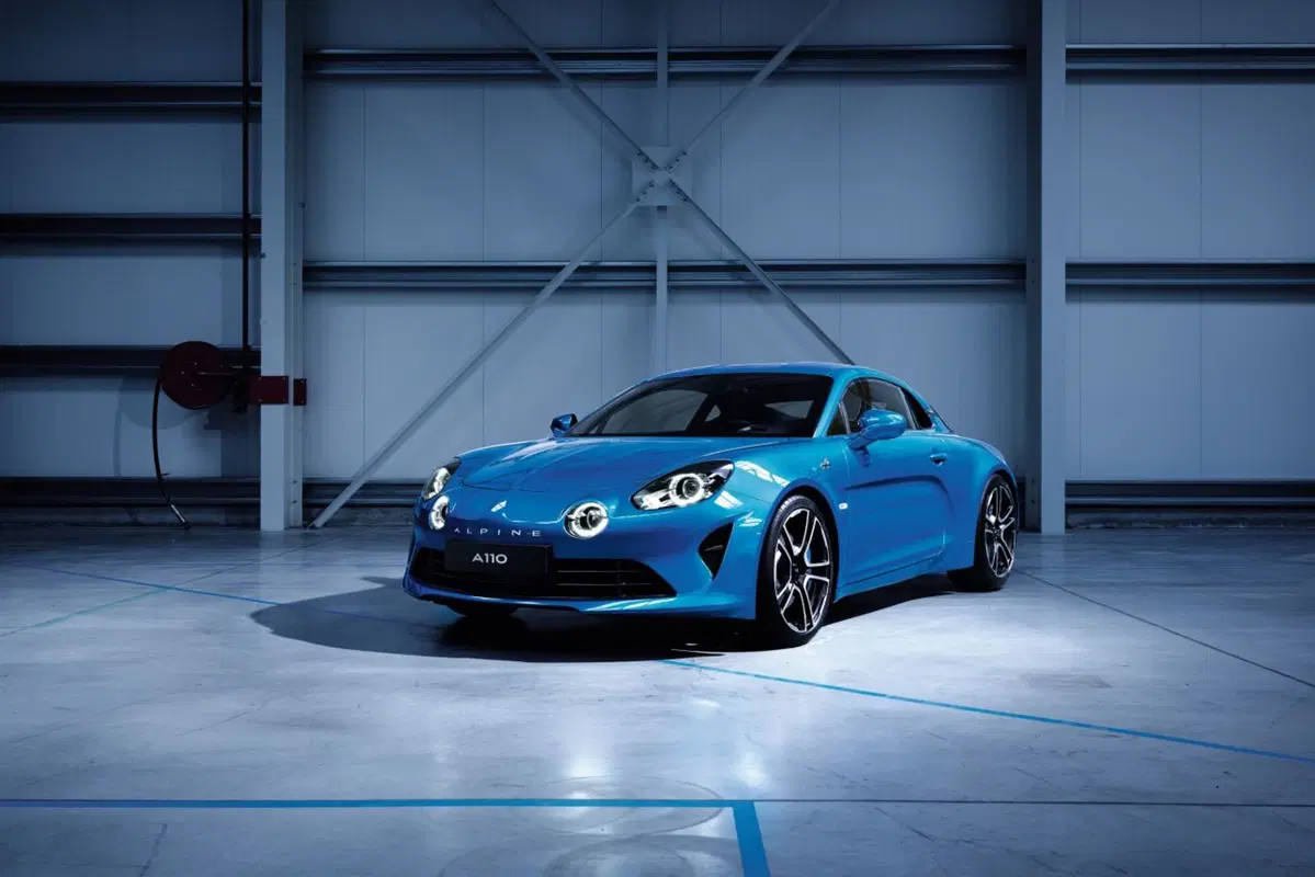 Alpine A110: le prime immagini ufficiali