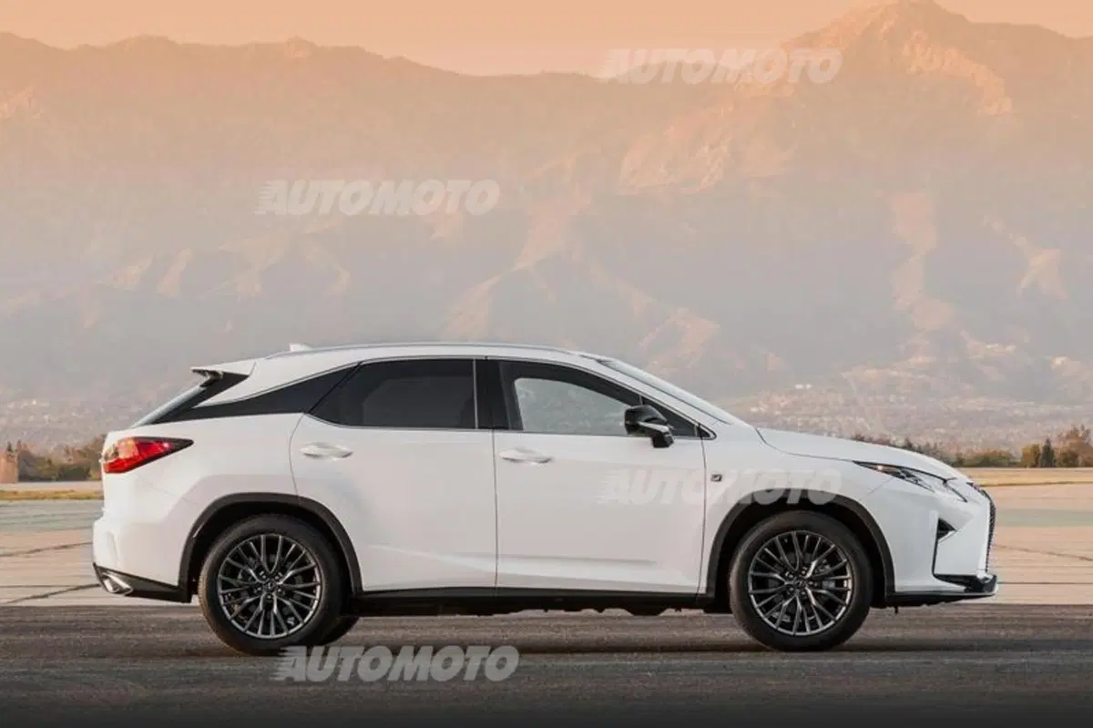 Nuova Lexus RX: design sempre più tagliente e futuristico (32)