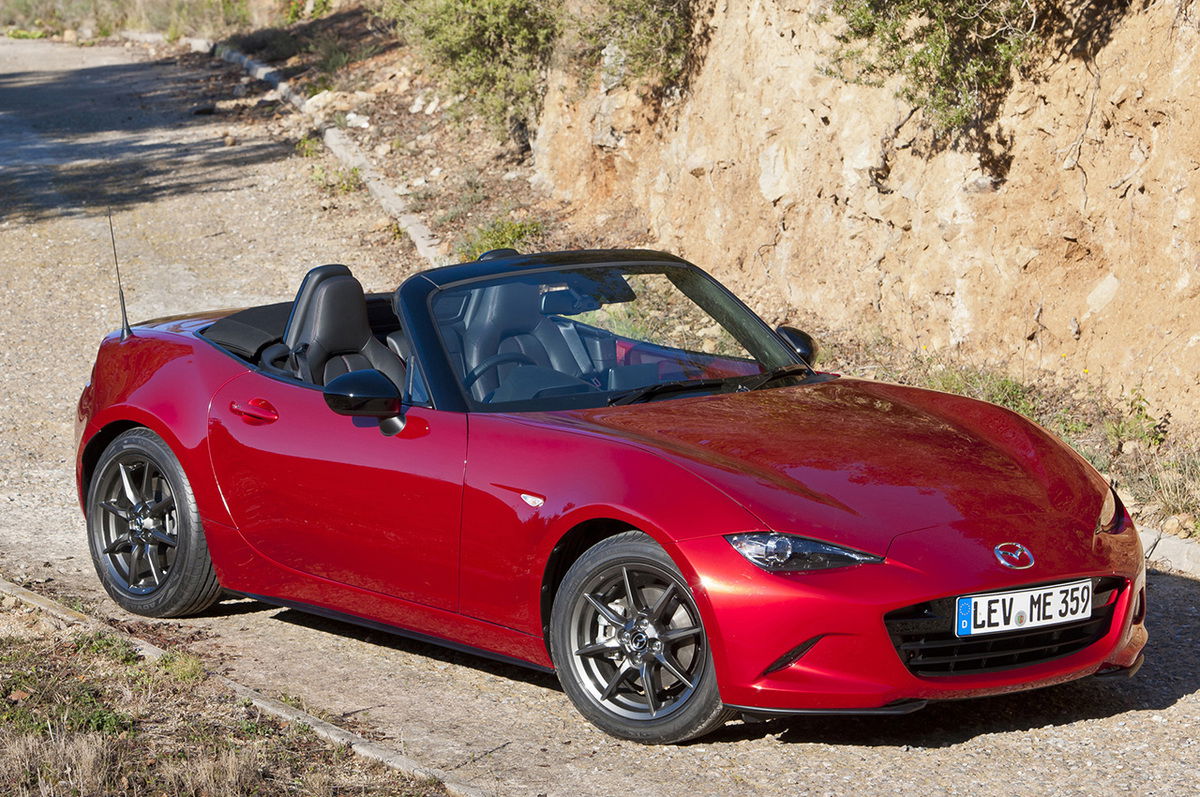 Listino Mazda MX-5 1.5 - prezzo - scheda tecnica - velocità - Veloce