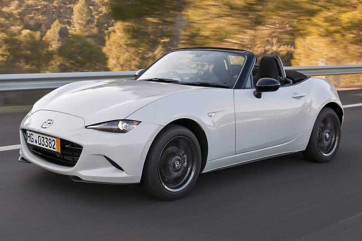 Nuova Mazda MX-5: costa ancora meno! Prezzi (per l'Italia!) e scheda tecnica