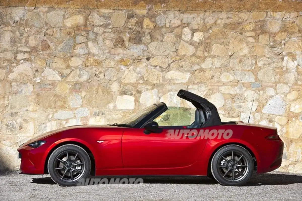 Nuova Mazda MX-5: costa ancora meno! Prezzi (per l'Italia!) e scheda tecnica (3)