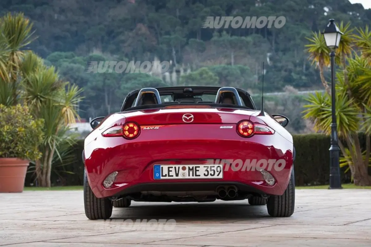 Nuova Mazda MX-5: costa ancora meno! Prezzi (per l'Italia!) e scheda tecnica (12)