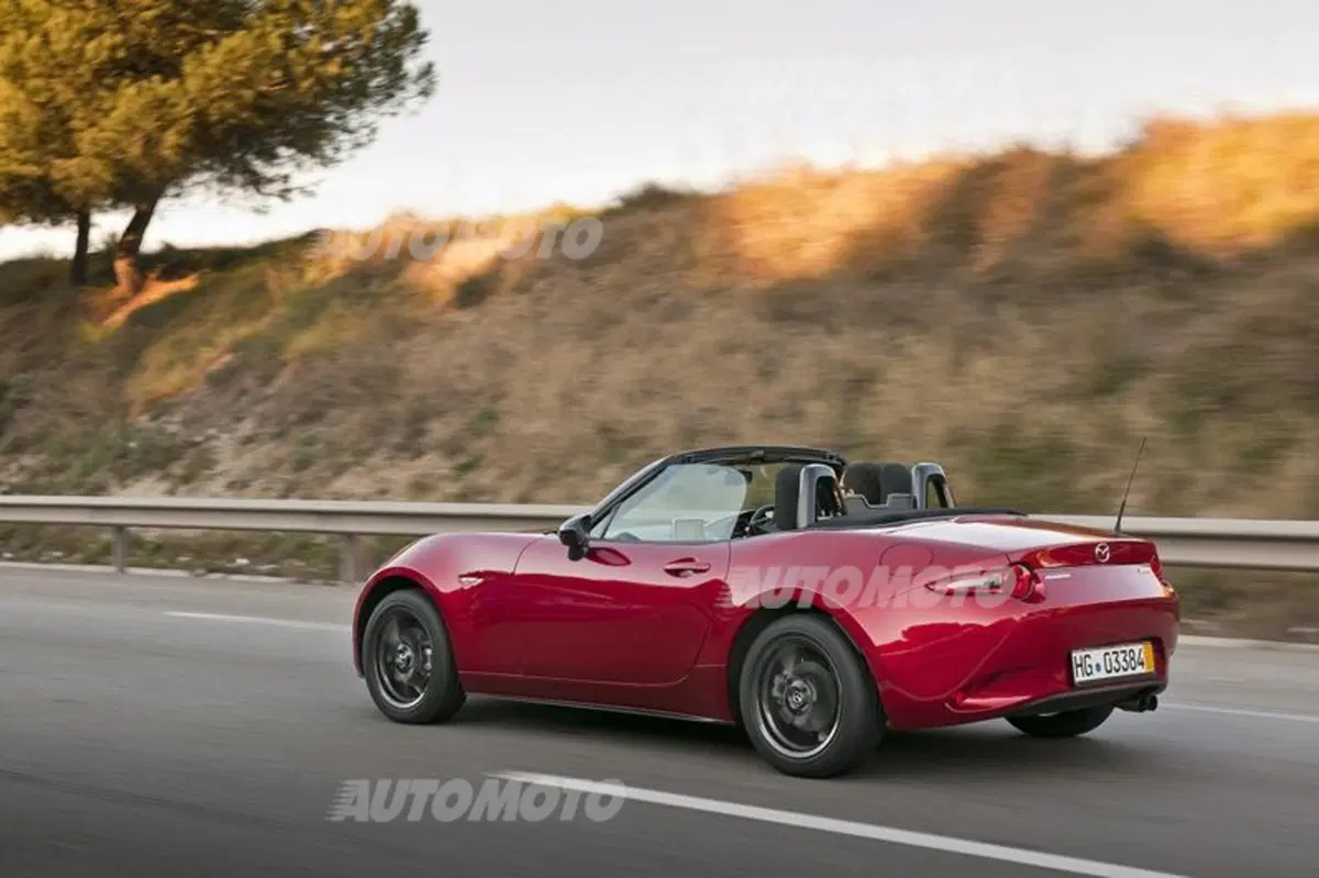 Nuova Mazda MX-5: costa ancora meno! Prezzi (per l'Italia!) e scheda tecnica (18)