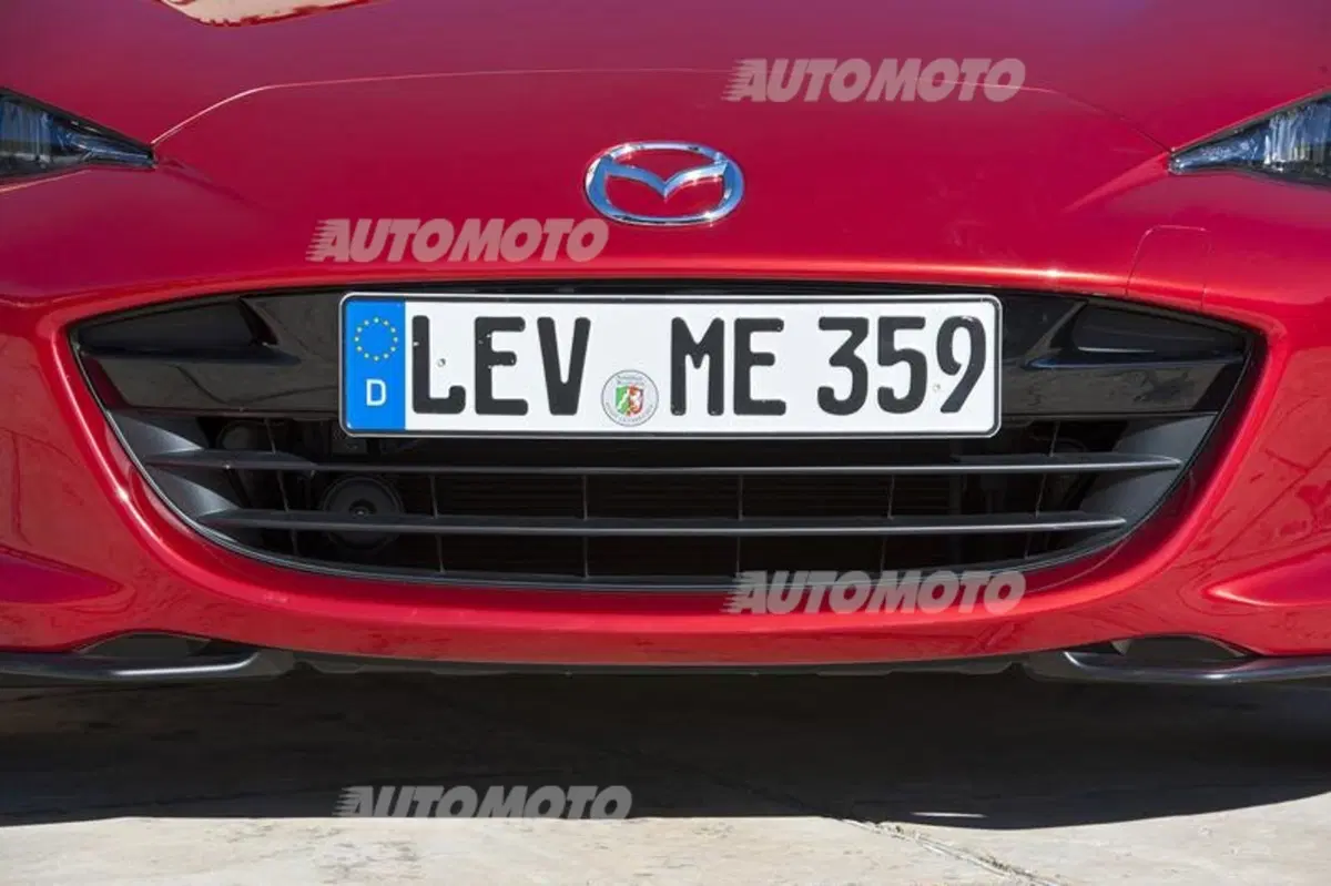 Nuova Mazda MX-5: costa ancora meno! Prezzi (per l'Italia!) e scheda tecnica (20)