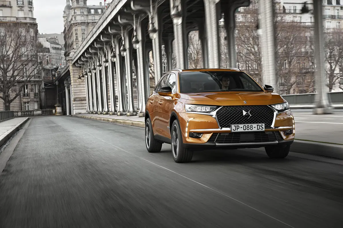 DS 7 Crossback, esordio al Salone di Ginevra 2017 (2)