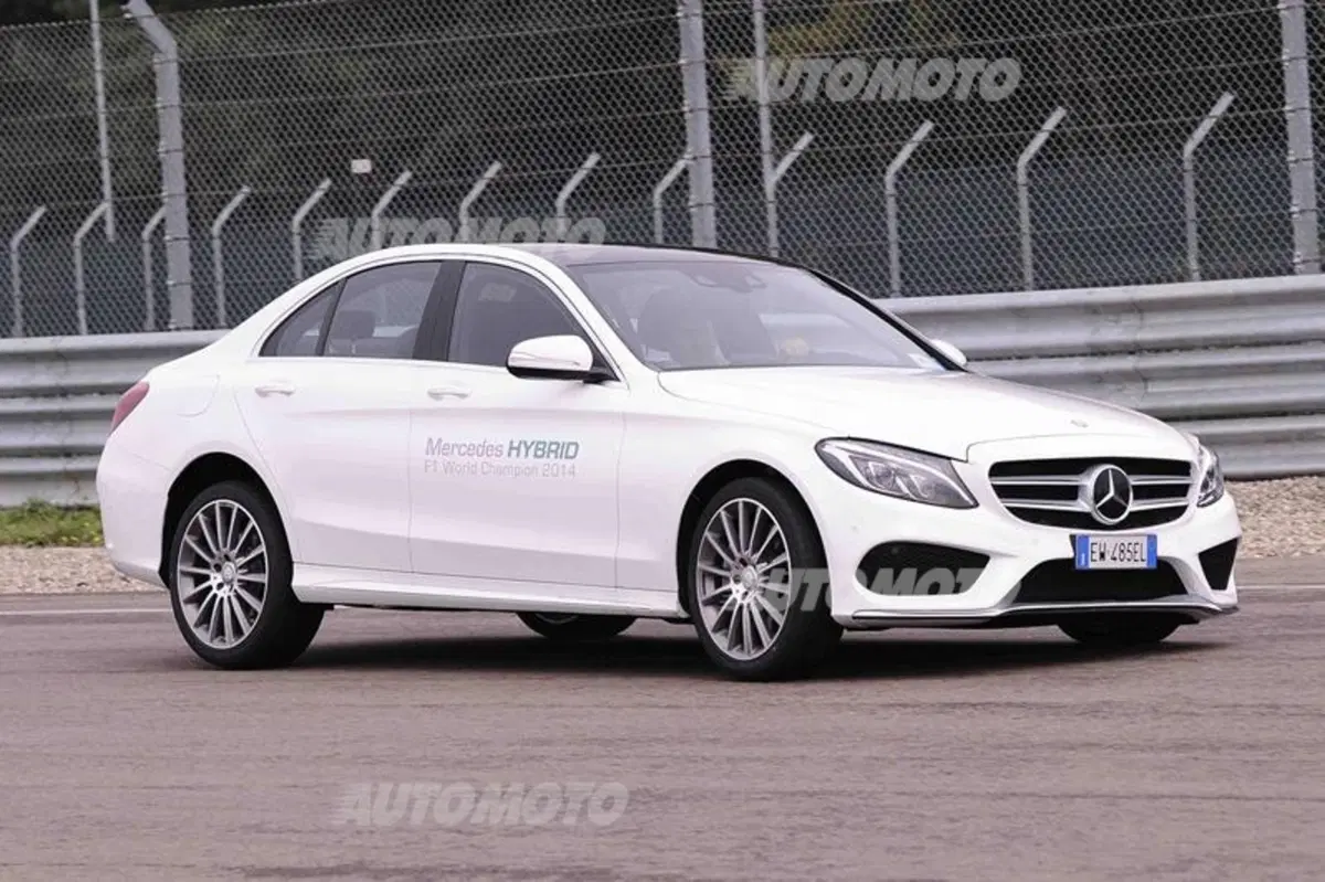 La nuova Mercedes Classe C è World Car of the Year 2015 (16)