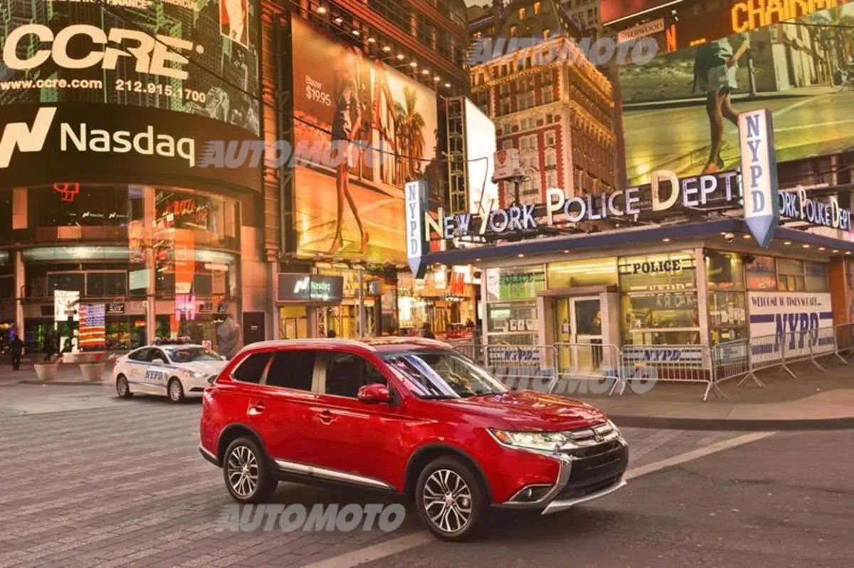 Mitsubishi Outlander restyling: gioca a fare il raffinato (7)