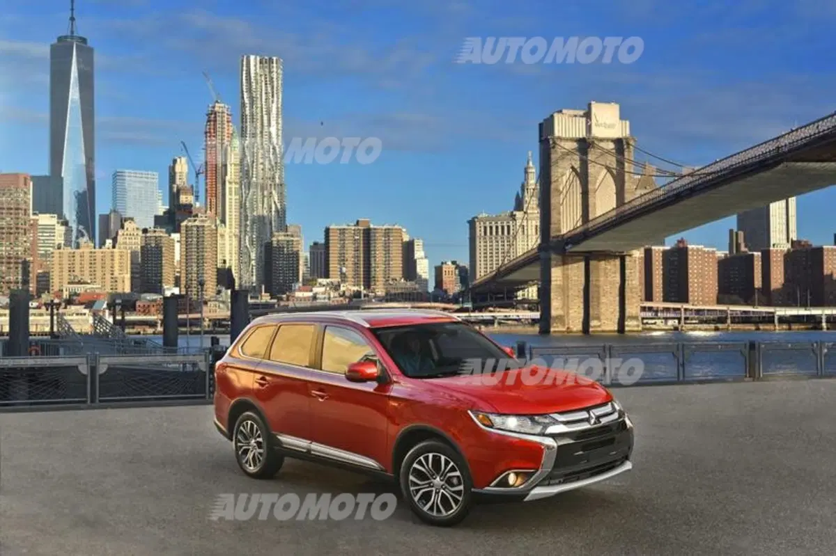 Mitsubishi Outlander restyling: gioca a fare il raffinato (12)
