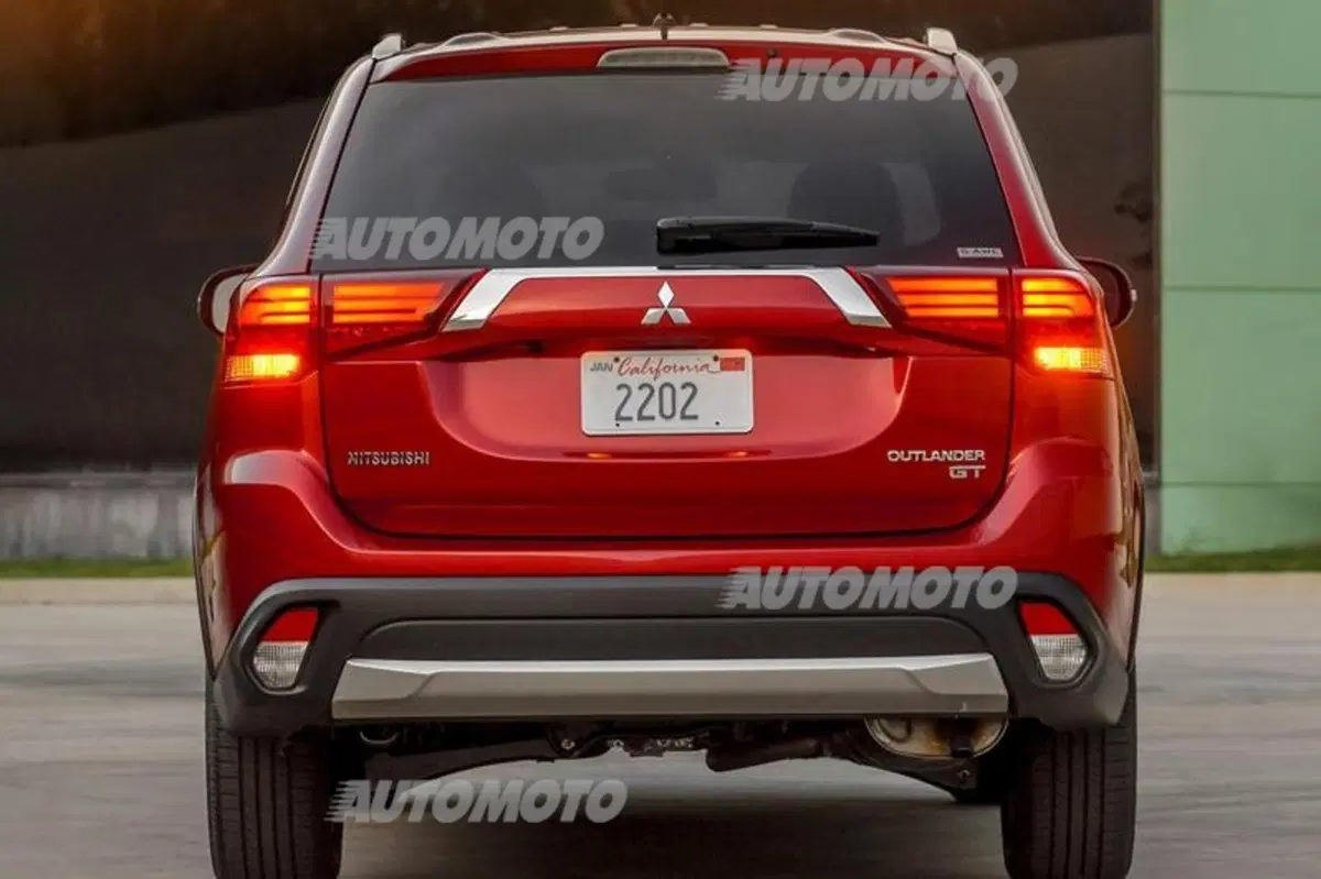 Mitsubishi Outlander restyling: gioca a fare il raffinato (14)
