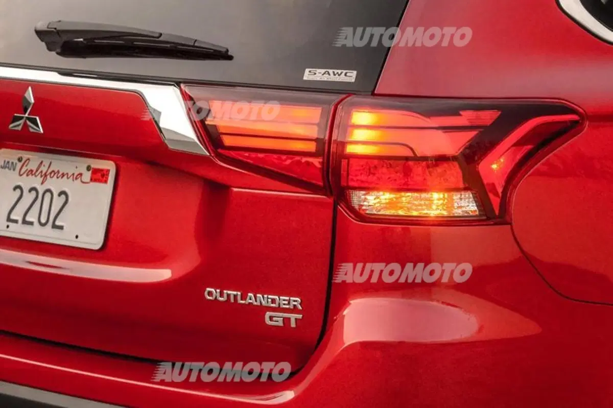 Mitsubishi Outlander restyling: gioca a fare il raffinato (26)