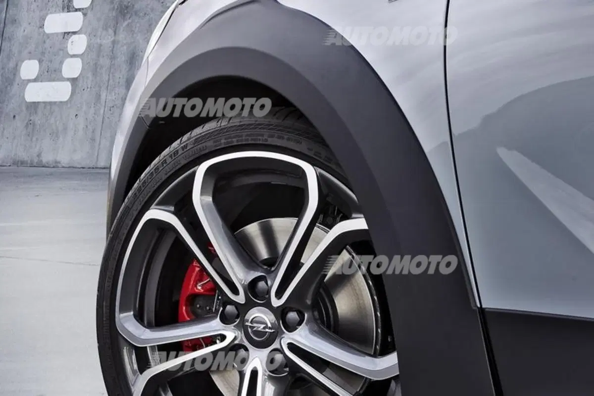 Opel Adam Rocks S: avventurosa sì, ma anche sportiva (11)