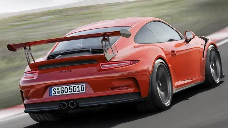 Porsche 911 GT3 RS: al limite a Nard&ograve; con Brendon Hartley [video]