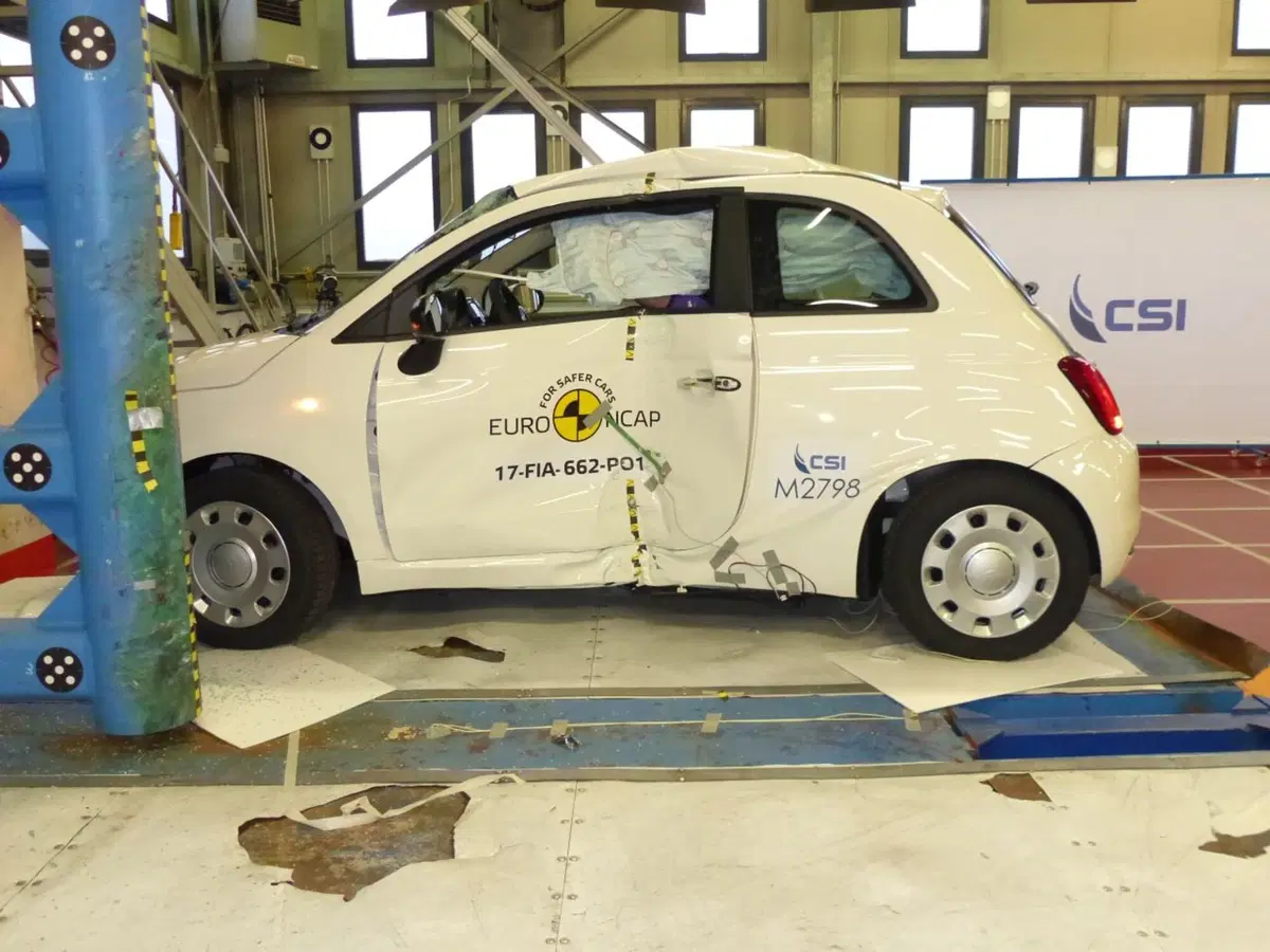 Scivolone Fiat 500 restyling: solo 3 stelle Euro NCAP