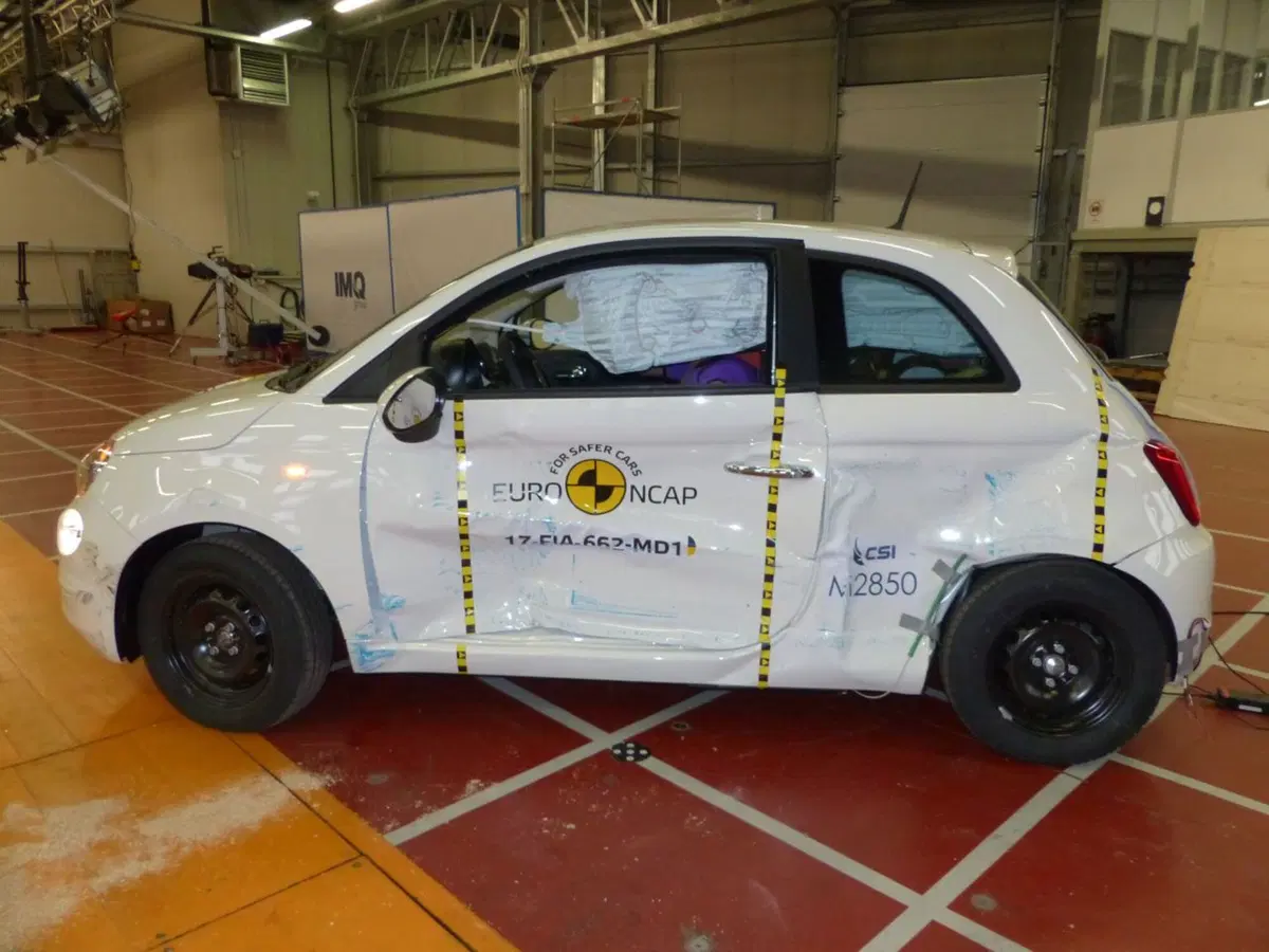 Scivolone Fiat 500 restyling: solo 3 stelle Euro NCAP (2)