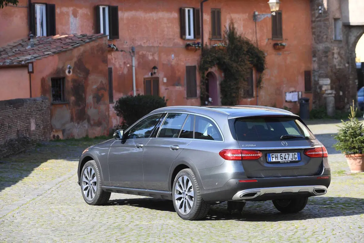 Mercedes Classe E All-Terrain: la SW senza limiti (11)
