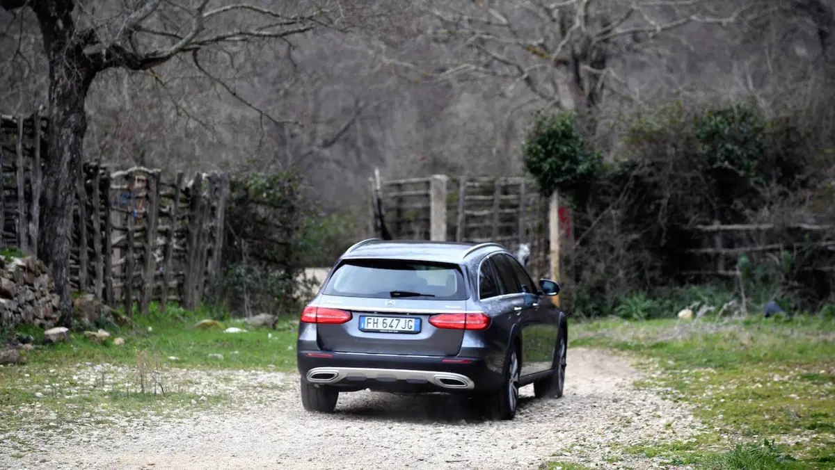 Mercedes Classe E All-Terrain: la SW senza limiti (13)