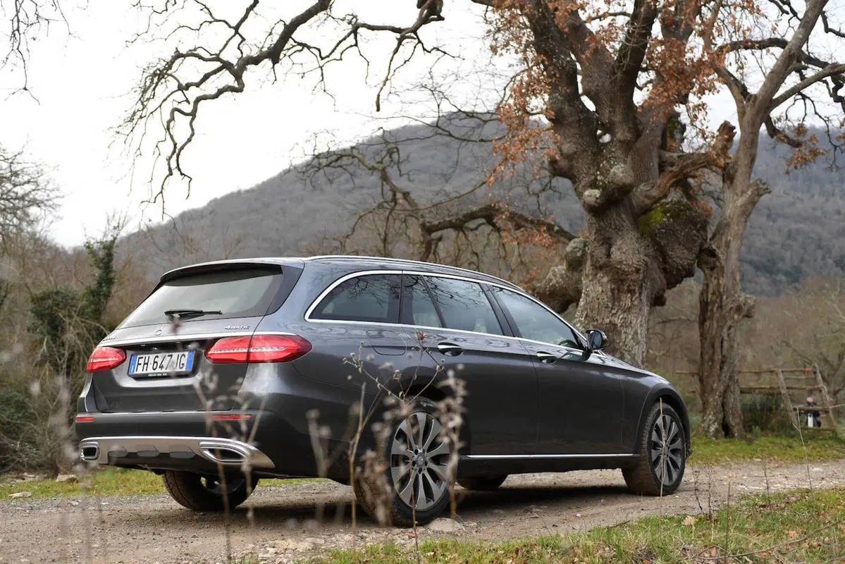 Mercedes Classe E All-Terrain: la SW senza limiti (19)