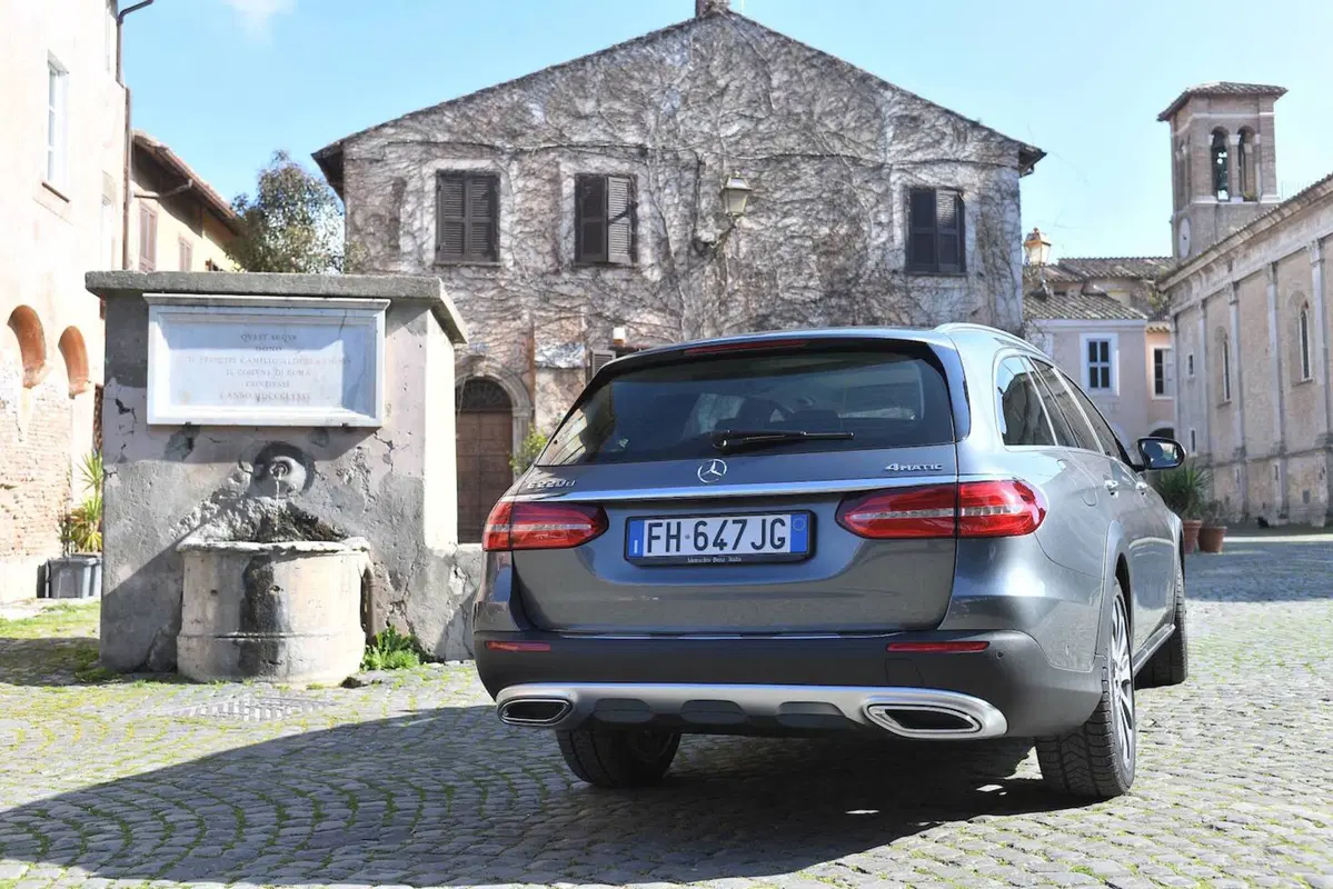 Mercedes Classe E All-Terrain: la SW senza limiti (34)