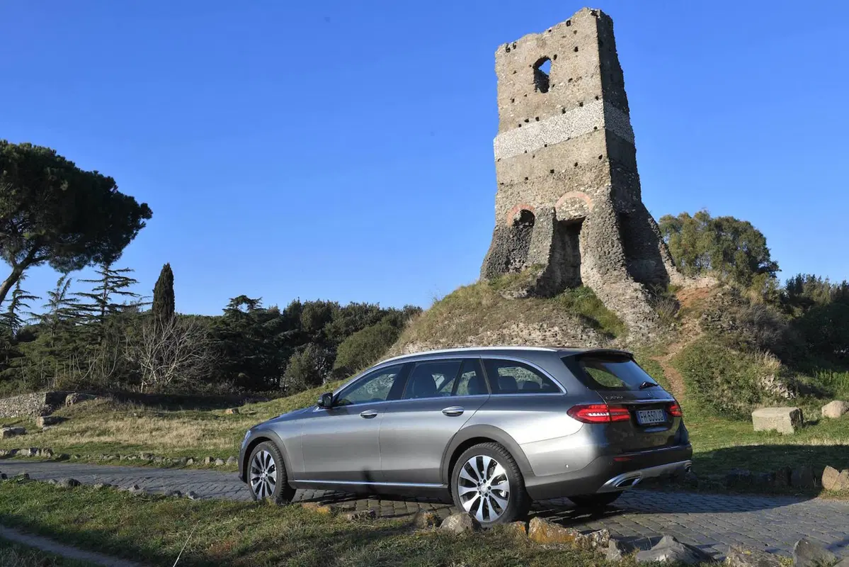 Mercedes Classe E All-Terrain: la SW senza limiti (41)