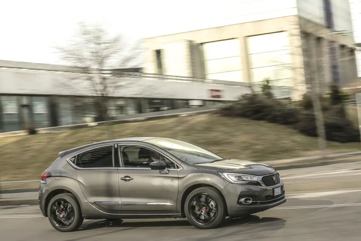 DS4 Performance Line [Video primo test] (10)