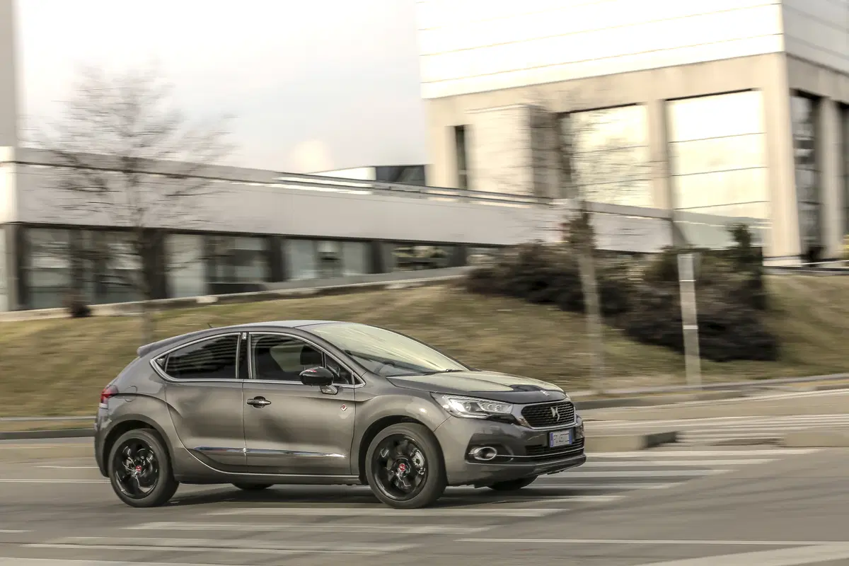 DS4 Performance Line [Video primo test] (11)