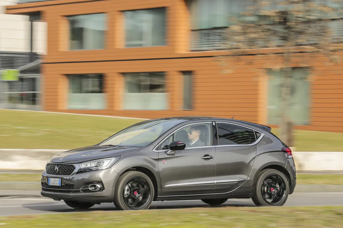 DS4 Performance Line [Video primo test] (14)
