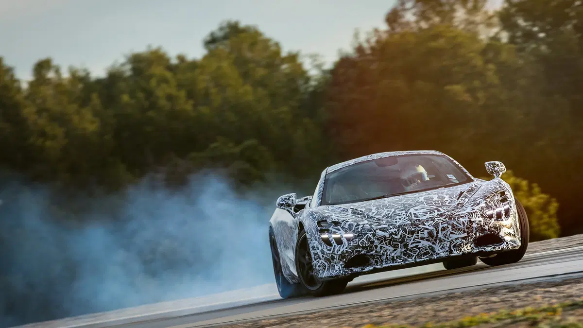 McLaren 720S, ecco la prima immagine ufficiale