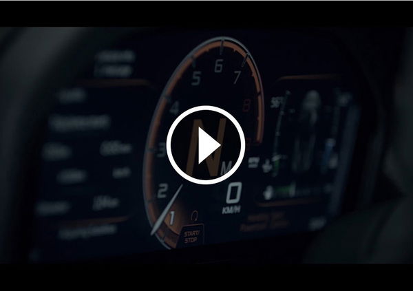 McLaren Super Series, uno sguardo all'abitacolo [Video]