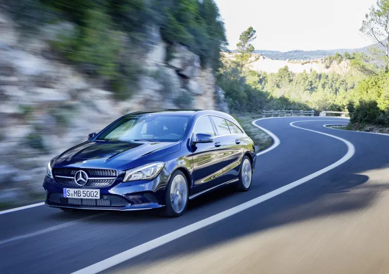Mercedes CLA Shooting Brake, un'auto alla Settimana della Moda