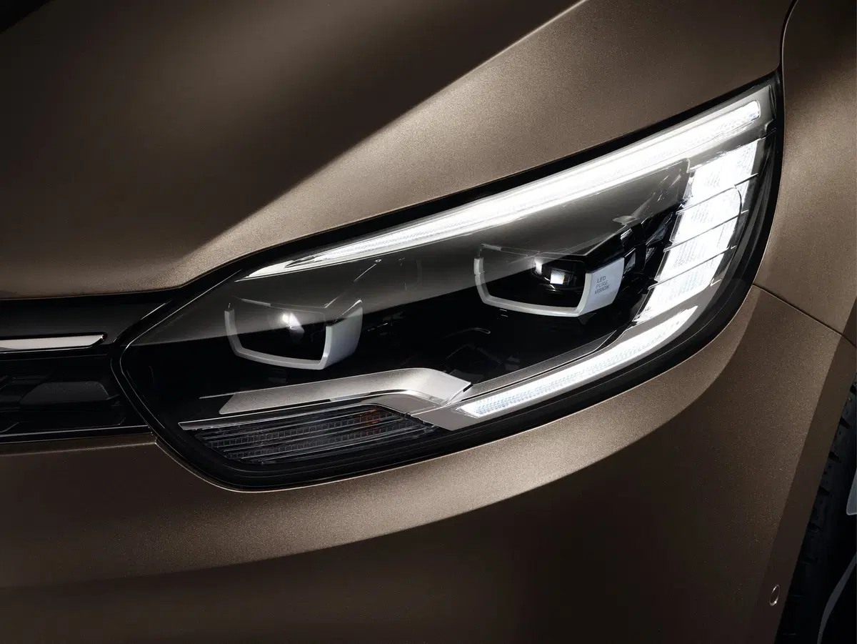 Renault Grand Scénic 1.6 dci energy Intens 130cv (31)