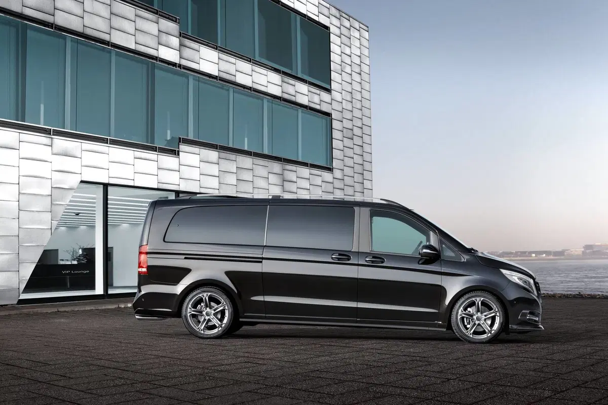 Brabus Business Lounge: al Salone di Ginevra 2017 la Classe V all’ennesima potenza (2)
