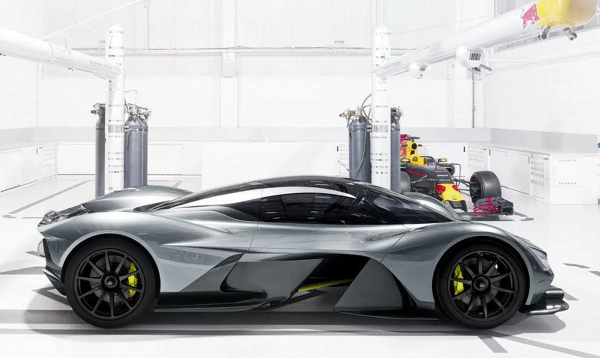 Aston Martin AM-RB 001: powertrain ibrido per l'hypercar 