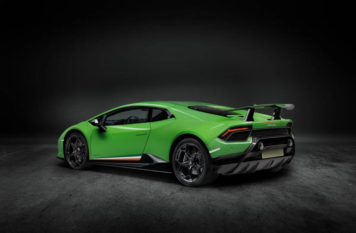 Lamborghini Huracan Performante, debutta con 640 CV al Salone di Ginevra 2017 (12)